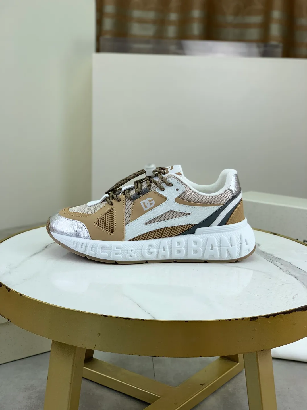 Men's men's shoes 💰P580💰[New model] Couple 🧑‍🤝‍🧑 style Top original order quality Synchronized with "DOLCE&GABBANA [Dolce & Gabbana] ~ High quality." Effect Low-top casual DG men's shoes, loved by many celebrities, using high-end imported top-layer calfskin splicing design + cowhide feet, simple and elegant, perfectly interpreting the latest inspiration of shoes, integrating classics and fashion. Luxurious dreams, dominating fashion Suitable for drivers, light and comfortable to drive, light and breathable for outdoor travel, high-end quality, trustworthy, 6️⃣colors🉑️ to choose from! Code number: 35-46